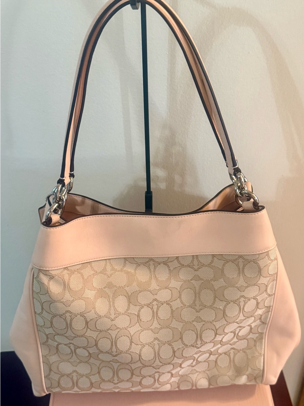 Coach Lexy- Pre-Loved, Excellent Condition - Picture 12 of 15